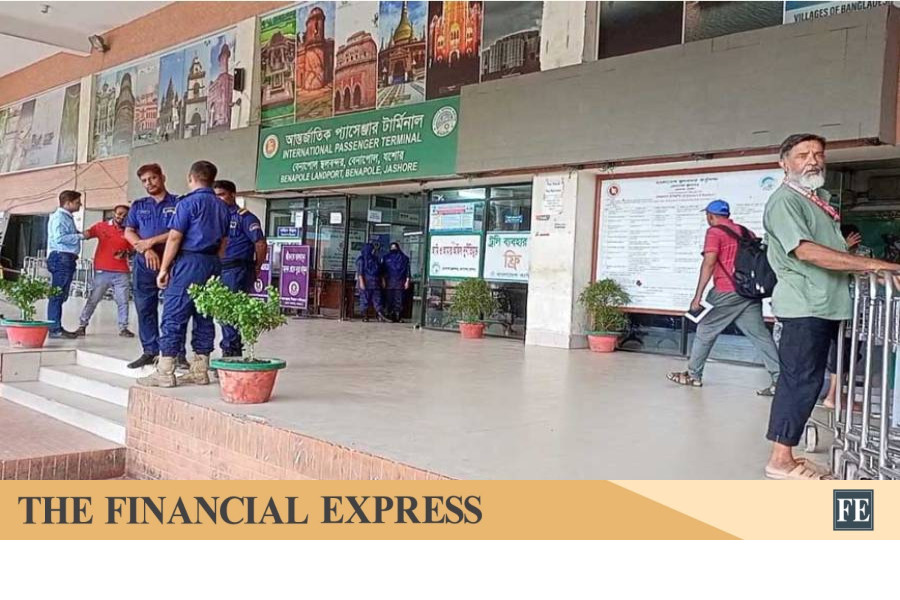 33 Bangladeshis return after jail in India