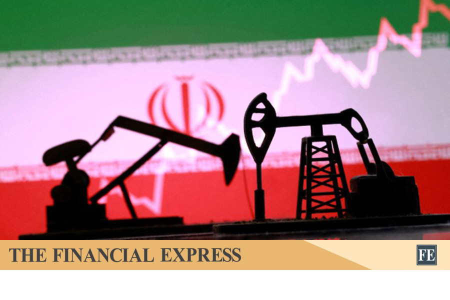 Iran says oil blockade will continue until attacks end