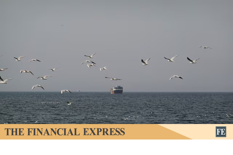 Iran shuts Strait of Hormuz, vows to attack any ship attempting to pass through