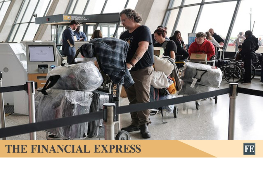 US aims to bring in 4,500 white South Africans per month as refugees