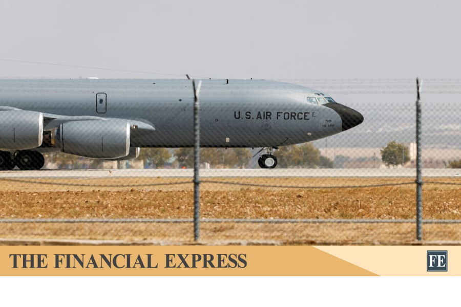 Trump threatens 'to cut off all trade with Spain' over military base ban