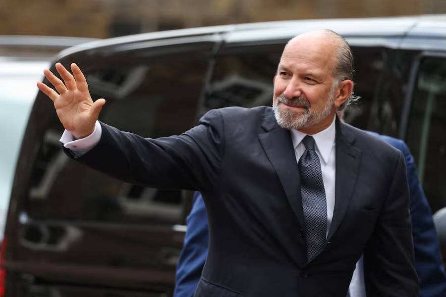 U.S. Secretary of Commerce Howard Lutnick waves as he arrives at Lancaster House, on the second day scheduled for trade talks between the U.S. and China, in London, Britain, June 10, 2025.