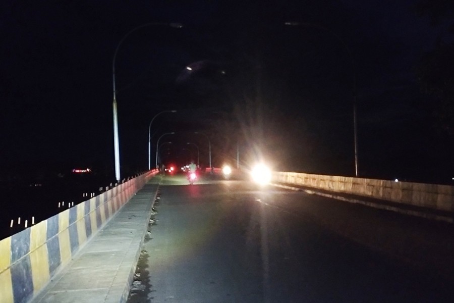 The Balirteck Bridge over the Kaliganga River in Manikganj Sadar upazila. — FE Photo