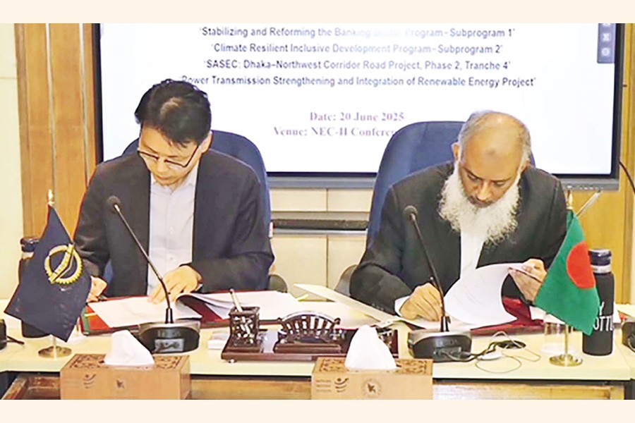 ERD Secretary Md Shahriar Kader Siddiky and ADB Country Director Hoe Yun Jeong sign loan agreements on behalf of their respective sides in Dhaka on Friday .