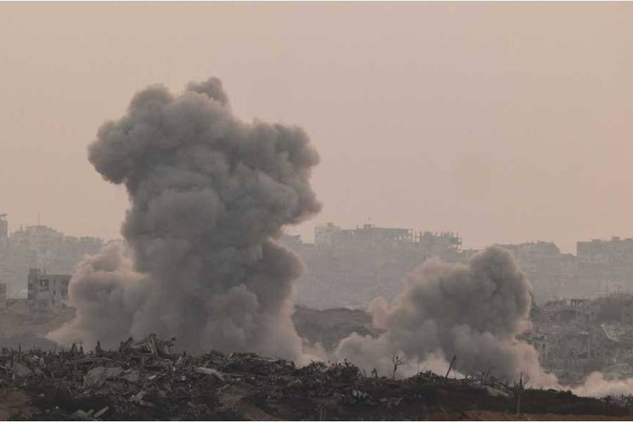 Smoke rises from Gaza after an explosion, as seen from the Israeli side of the Israel-Gaza border, Jul 10, 2025.