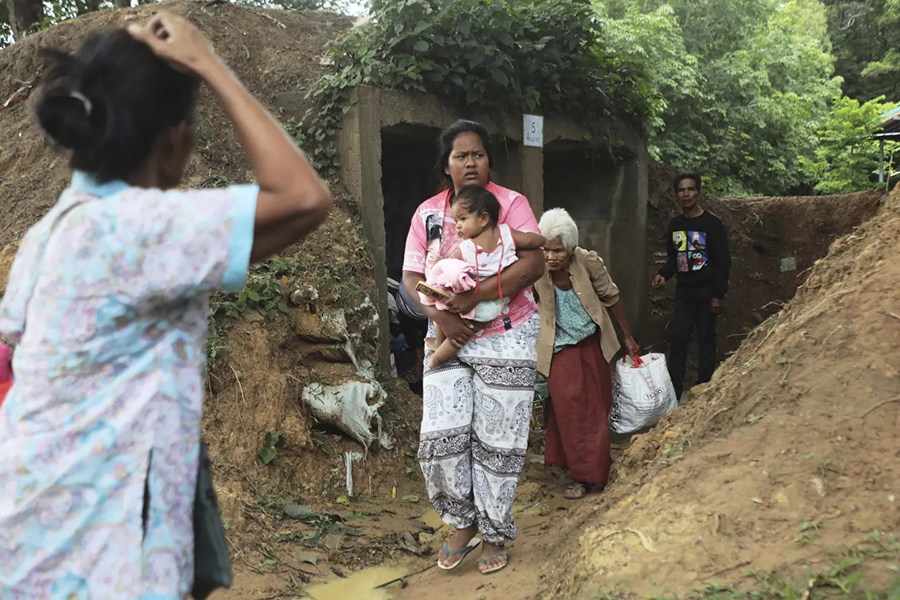 Thai people who fled clashes between Thai and Cambodian soldiers take shelter in Surin province, northeastern Thailand on Thursday, July 24, 2025 — AP photo