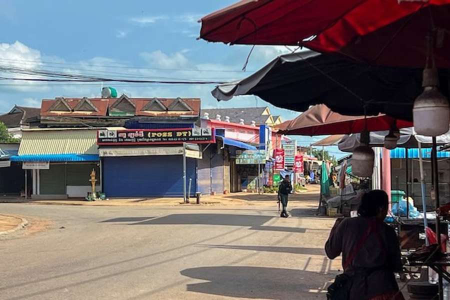 A view shows an empty street of Samraong, the capital of Oddar Meanchey province, about 20 km (12 miles) from the border, from where people evacuated during ceasefire talks in Malaysia, as the deadly border conflict between Thailand and Cambodia extended to a fifth day, Cambodia on July 28, 2025 — Reuters photo