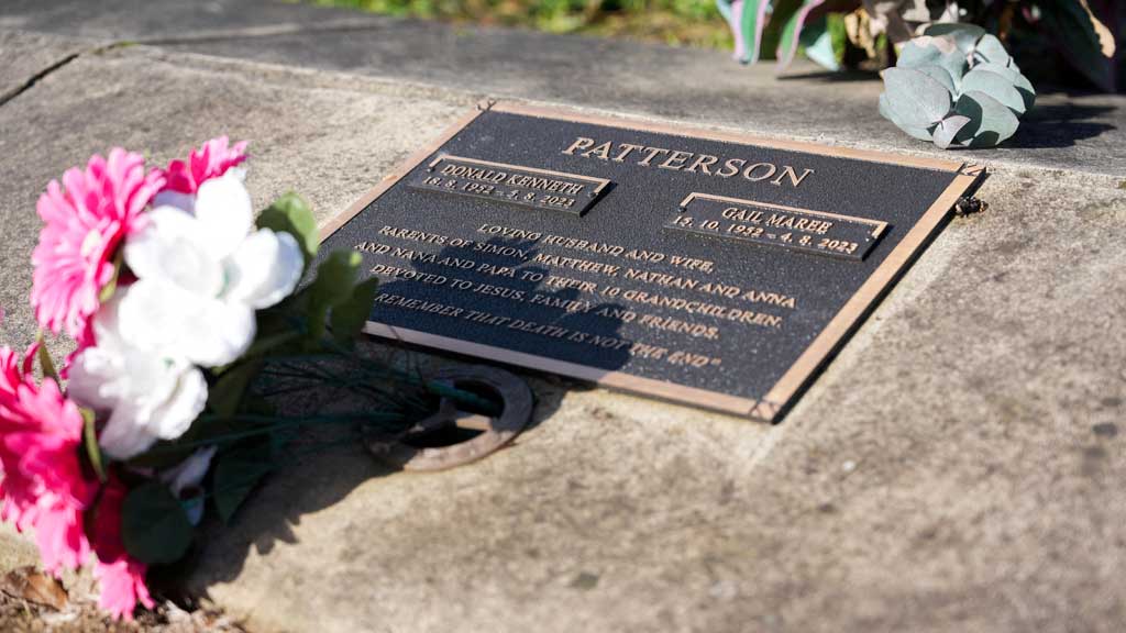 A memorial plaque for Don and Gail Patterson at the Korumburra general cemetary in Korumburra, Australia, June 24, 2025. REUTERS Tag: Australia, mushroom murder, Erin Patterson