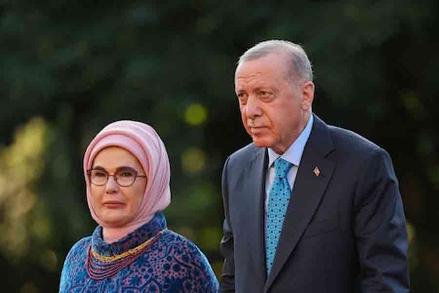 Turkish President Recep Tayyip Erdogan and his wife Emine Erdogan arrive at a dinner for NATO heads of states and government hosted by Dutch King Willem-Alexander and Dutch Queen Maxima, on the sidelines of a NATO Summit, at Huis ten Bosch Palace in The Hague, Netherlands June 24, 2025.