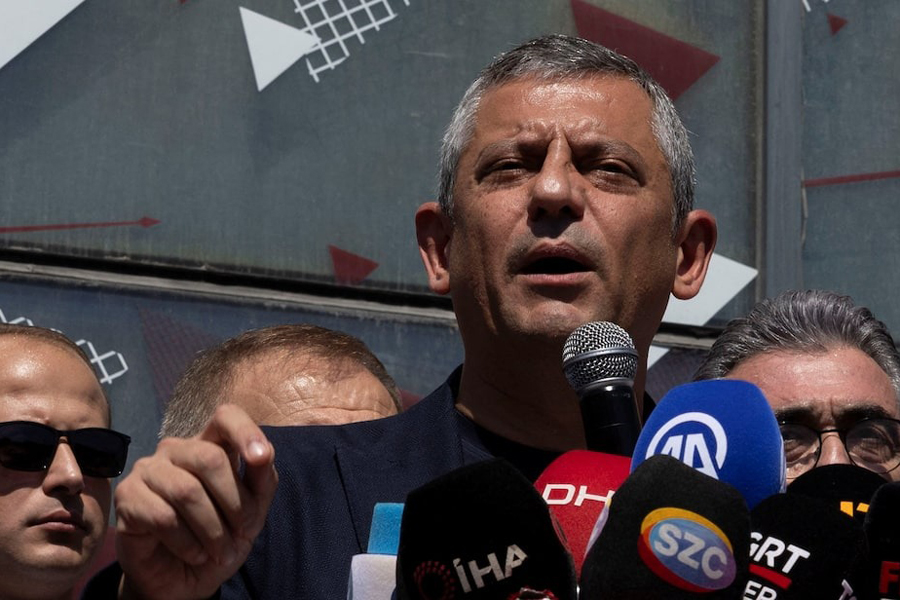 Main opposition Republican People's Party (CHP) leader Ozgur Ozel speaks in front of his party's Istanbul office, a day after the removal of the CHP's Istanbul provincial head Ozgur Celik by a court over alleged irregularities in a 2023 CHP provincial congress, in Istanbul, Turkey September 3, 2025.