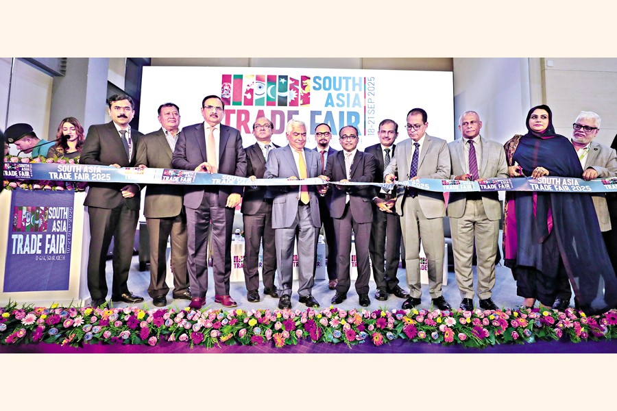 Commerce Secretary Mahbubur Rahman inaugurated the four-day South Asia Trade Fair- 2025 as the chief guest at the International Convention City, Bashundhara in the capital on Thursday. — FE Photo