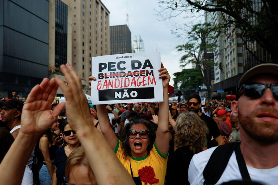 People protest against the PEC 3/2021, known as 'PEC da Blindagem' (Shield PEC), approved this week on the Congress and against the Amnesty Bill that changes the penalties for those convicted of planning a coup and the coup plotters, which will be voted next week, at Paulista Avenue in Sao Paulo, Brazil on September 21, 2025 — Reuters photo
