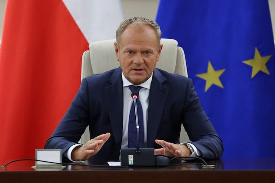Polish Prime Minister Donald Tusk holds an extraordinary government meeting at the Chancellery of the Prime Minister, with military and emergency services officials, following violations of Polish airspace during a Russian attack on Ukraine, in Warsaw, Poland, September 10, 2025.