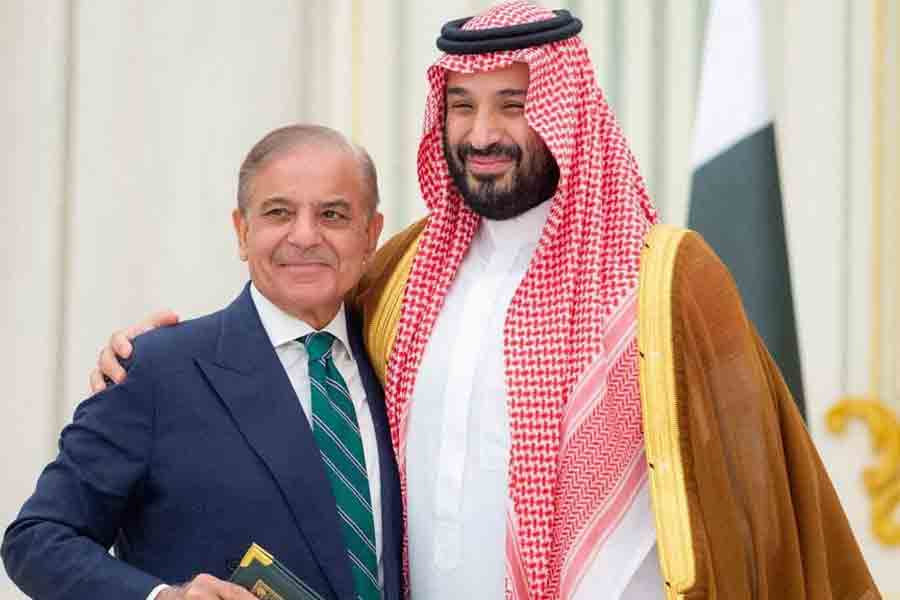 Saudi Crown Prince Mohammed bin Salman and Pakistan Prime Minister Shehbaz Sharif embrace each other on the day they sign a defence agreement, in Riyadh, Saudi Arabia, Sept 17, 2025. Photo: Reuters
