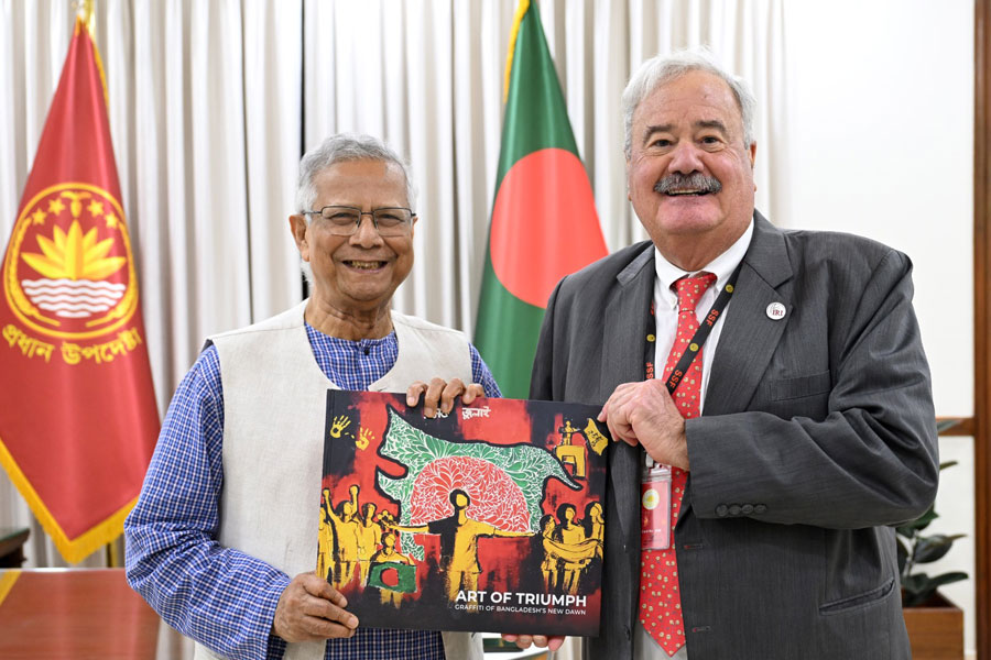 A meeting between the Chief Adviser Professor Muhammad Yunus and an IRI delegation was held at the State Guest House Jamuna today. Photo: CA Press Wing