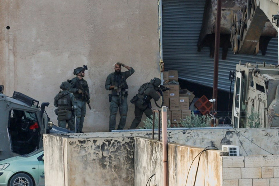 Israeli soldiers take position during a raid in Jenin in the Israeli-occupied West Bank on November 27, 2025 — Reuters photo