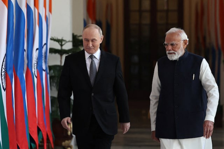 Russia's President Vladimir Putin and India's Prime Minister Narendra Modi walk ahead of their talks in New Delhi, India on December 5, 2025 — Reuters photo