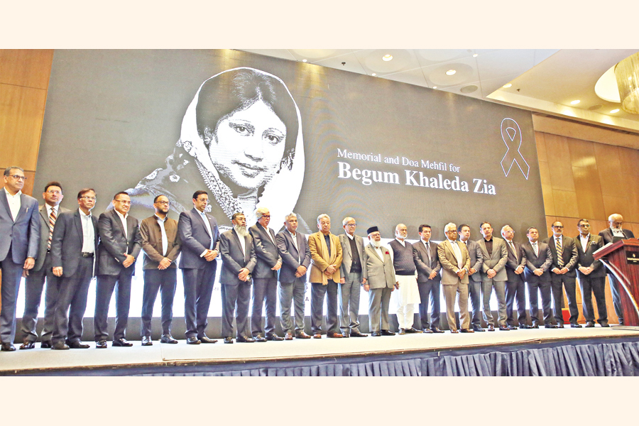 Leaders of the BNP and the country's business community observe a one-minute silence at a Memorial and Dua Mahfil organised by the International Chamber of Commerce (ICC) Bangladesh to pay respect to former prime minister Begum Khaleda Zia at a city hotel on Monday. — FE photo by K Asad-Uz-Zaman