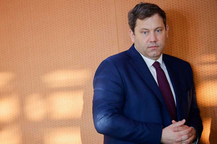 German Vice Chancellor and Finance Minister Lars Klingbeil arrives for a cabinet meeting at the Chancellery in Berlin, Germany Dec 17, 2025.