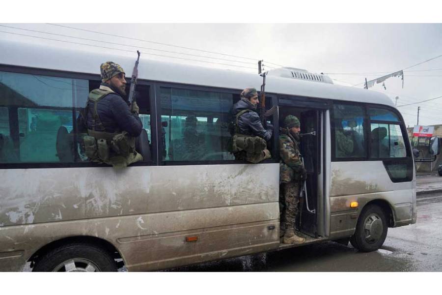 Members of the Syrian army are deployed inside the city of Tabqa after the withdrawal of the Syrian Democratic Forces (SDF), in Tabqa, Syria, Jan 18, 2026.