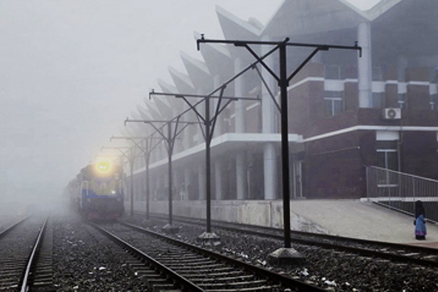 Northern Bangladesh usually sees the country’s lowest winter temperatures and thickest fog, reducing visibility to near zero and making train operations challenging. While GPS-based fog safety devices are used in neighbouring India, no such advanced technology is deployed in Bangladesh. The Financial Express speaks to three locomotive masters in the northern region about their experiences of driving trains when the tracks and the landscape vanish into white