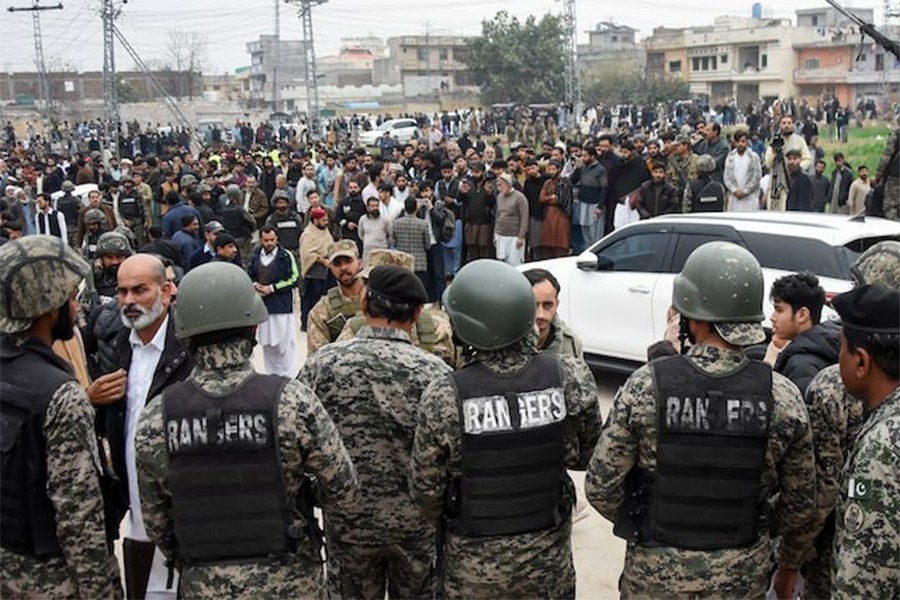Paramilitary soldiers stand guard the site after a deadly explosion at a Shi'ite Muslim mosque in Islamabad, Pakistan on February 6, 2026 — Reuters photo