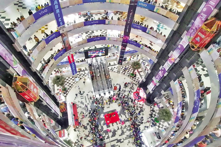 An inside view of Bashundhara City, a luxurious shopping mall in Dhaka —Collected Photo