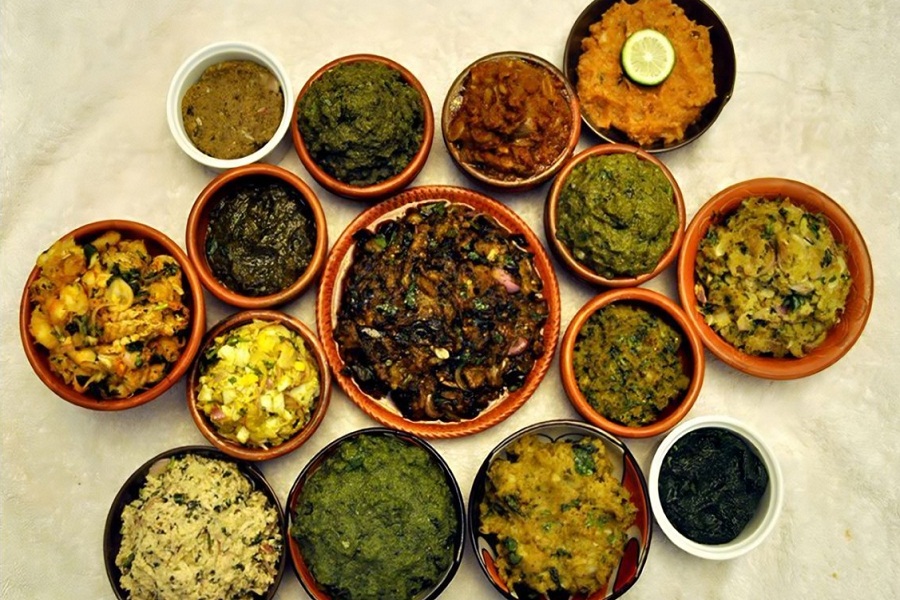 ভর্তার সবজি ও মাছ প্রস্তুত হয় সিদ্ধ করে, ভেজে অথবা পুড়িয়ে