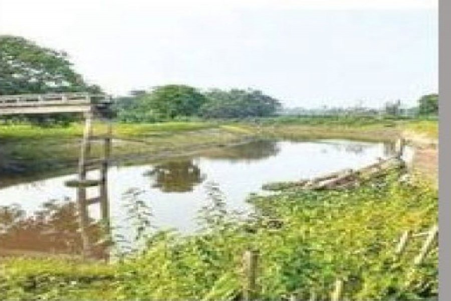 The damaged bridge on the Nainda river in Jogonnathur of Sunamganj district — FE Photo