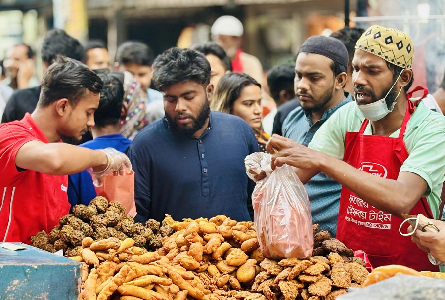 Chawk Bazar's famous Iftar, March 7, 2025