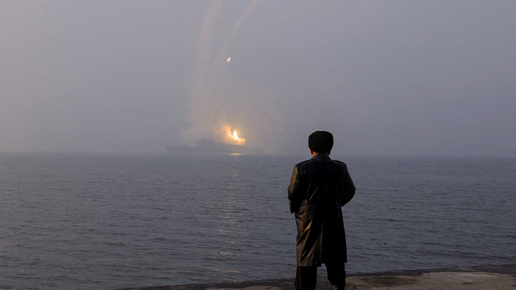 North Korean leader Kim Jong Un oversees a missile test launch conducted by the Choe Hyon naval destroyer during his visit to inspect the vessel at the Nampho Shipyard, North Korea, Mar 4, 2026. Photo: Reuters
