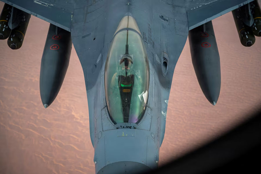 A US Air Force F-16 Fighting Falcon aircraft refuels from a KC-135 Stratotanker aircraft during a mission supporting Operation Epic Fury during the Iran war at an undisclosed location, April 2, 2026.