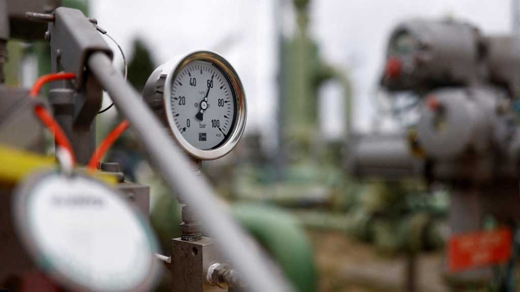 FILE PHOTO: A pressure gauge is seen at Storengy's natural gas storage site in Saint-Illiers-la-Ville, western France, Sept 20, 2022. REUTERS