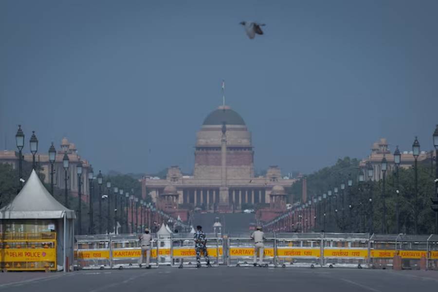 Security personnel stand guard on the ‘Kartavya Path’ during a rehearsal ahead of the G20 Summit in New Delhi, India, September 2, 2023.