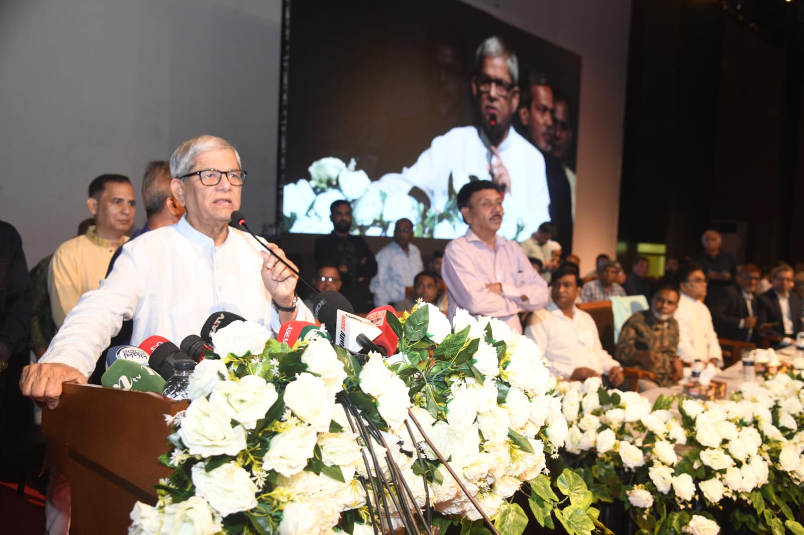 BNP Secretary General and LGRD and Cooperatives Minister Mirza Fakhrul Islam Alamgir today spoke at a memorial meeting and prayer gathering held at the TSC Auditorium of Sher-e-Bangla Agricultural University in the capital. Photo : BSS