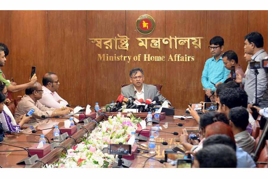 Home Minister Salahuddin Ahmed spoke Thursday at a press briefing held in the conference room of the Home Ministry. Photo: BSS