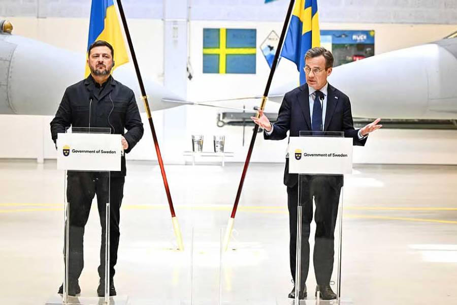 Swedish Prime Minister Ulf Kristersson and Ukrainian President Volodymyr Zelensky give a news conference at the F16 air flotilla in Uppsala, Sweden, May 28, 2026.