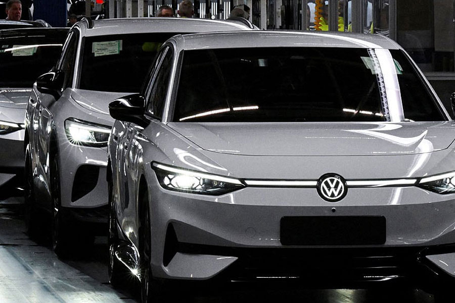Volkswagen ID.7 electric cars are seen at the Volkswagen (VW) electric fleet lead plant in Emden, Germany, February 18, 2025. REUTERS