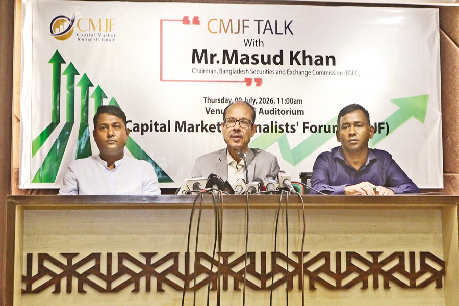 BSEC chief Masud Khan speaks as the chief guest at the CMJF Talk on Thursday . — FE phot