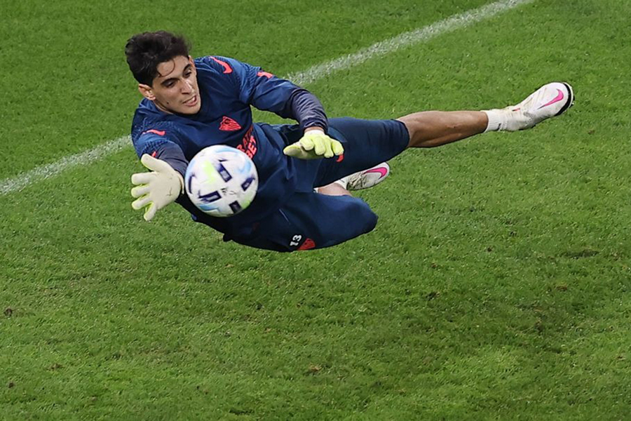 Yassine Bounou during training — Pool via REUTERS/Files