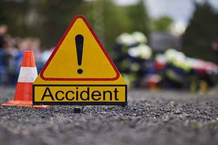 The FE - Three killed in bus-ambulance collision in Faridpur