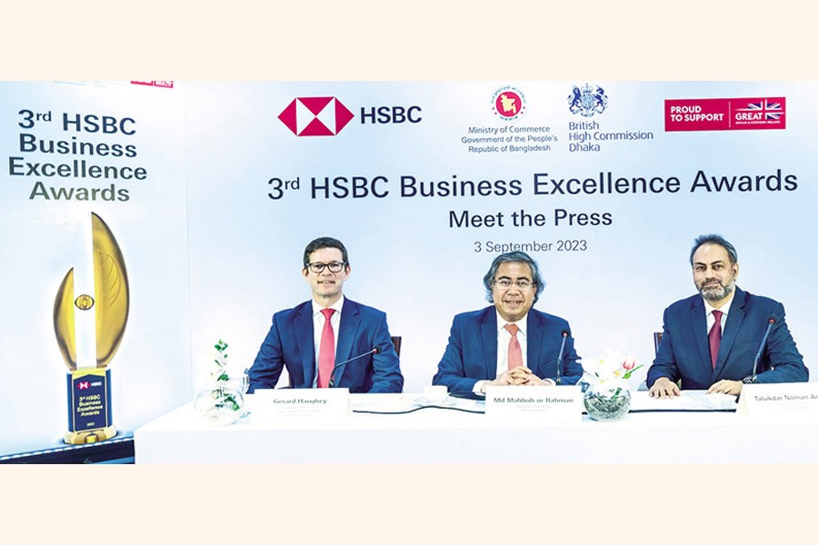 Md Mahbub ur Rahman, Chief Executive Officer, HSBC Bangladesh, Gerard Haughey, country head of Wholesale Banking, and Talukdar Noman Anwar, Country Head of Communications, at a 'Meet the Press' programme held in the city on Sunday where they announced the third edition of the 'HSBC Business Excellence Awards'.