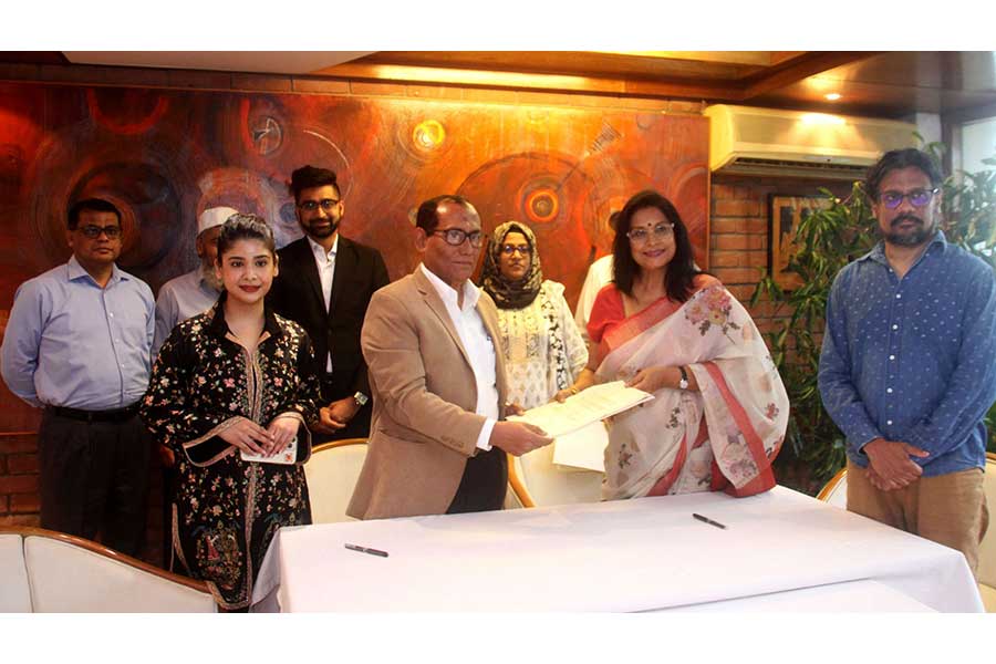 Summit pledges its continued support for music schooling of underprivileged students through Music for Development (MfD). (From left) Azeeza Aziz Khan ACCA, Director of Summit Group, Engr Mozammel Hossain, Managing Director of Summit Power Ltd (SPL), Prof Rezwana Chowdhury Bannya, Chairperson and Dr Tibra Ali, Volunteer Treasurer of MfD.