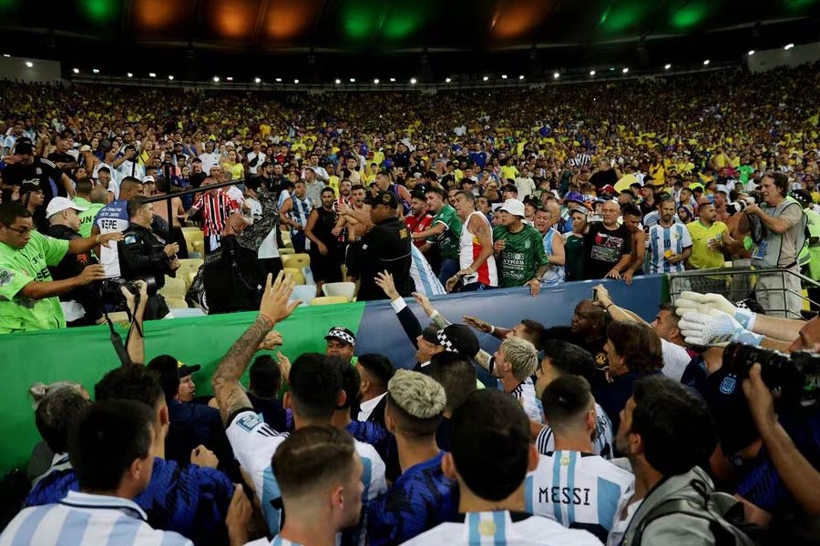 Argentina’s Lionel Messi and teammates speaking to fans after clashes with security staff cause a delay to the start of the South American Qualifiers match at Rio de Janeiro in Brazil on November 21 in 2023 –Reuters photo