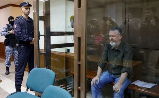 Russian nationalist Kremlin critic and former military commander Igor Girkin, also known as Igor Strelkov, who is charged with inciting extremist activity, sits behind a glass wall of an enclosure for defendants during a court hearing to consider an appeal against his detention, in Moscow, Russia August 29, 2023. REUTERS/Maxim Shemetov/File Photo