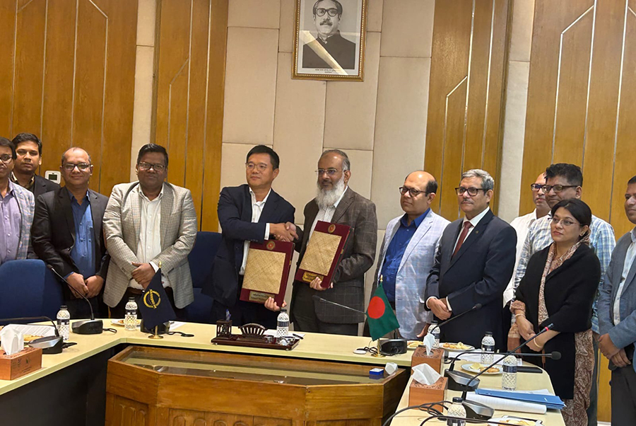 The Asian Development Bank (ADB) and the government signed a $160 million loan agreement to help Dhaka's power distribution network, enhance its efficiency, and increase energy supply. Md Shahriar Kader Siddiky, Secretary, Economic Relations Division (ERD), and Jiangbo Ning, Deputy Country Director, ADB, signed the agreement at ERD in Dhaka on Tuesday.