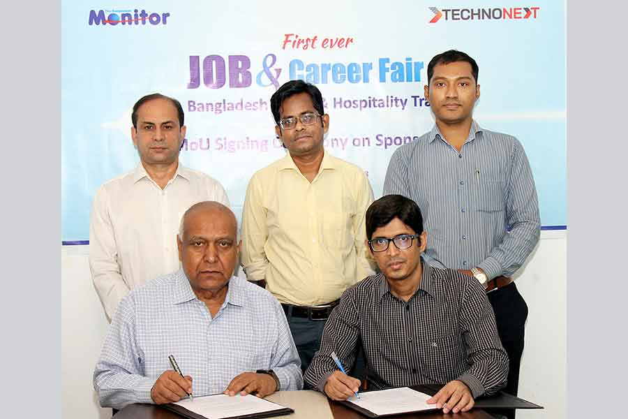Kazi Wahidul Alam, Editor of The Bangladesh Monitor, and Zahid Hossain Chowdhury, Chief Technology Officer of TechnoNext Ltd, signing a deal on Sunday on arranging a job fair -Press release photo