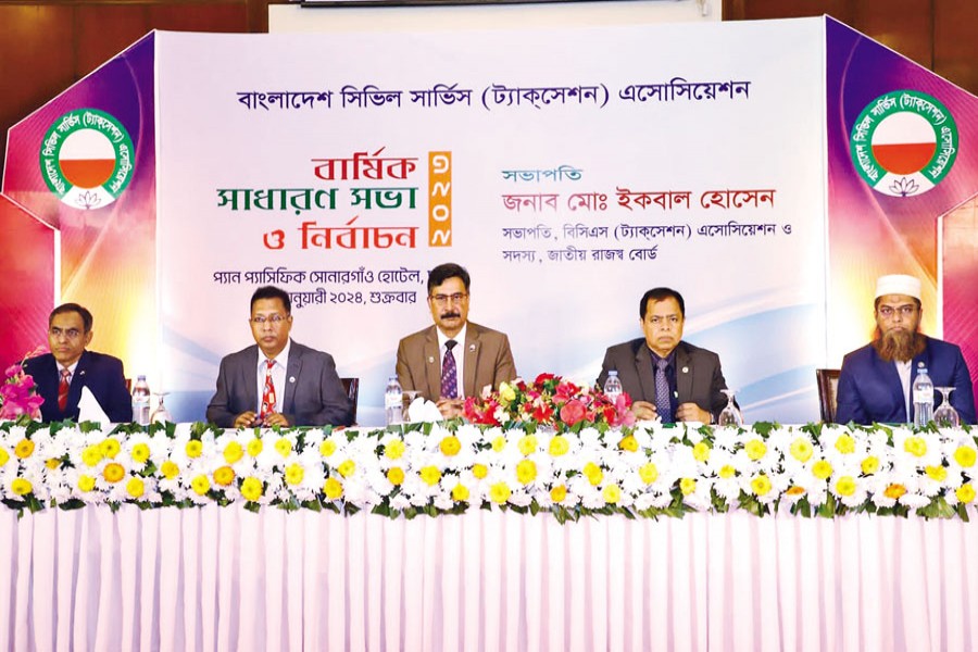 Senior Secretary of the Internal Resources Division (IRD) and National Board of Revenue (NBR) Chairman Abu Hena Md Rahmatul Muneem attended as the chief guest at the AGM of Bangladesh Civil Service (Taxation) Association at a city hotel on Friday.
