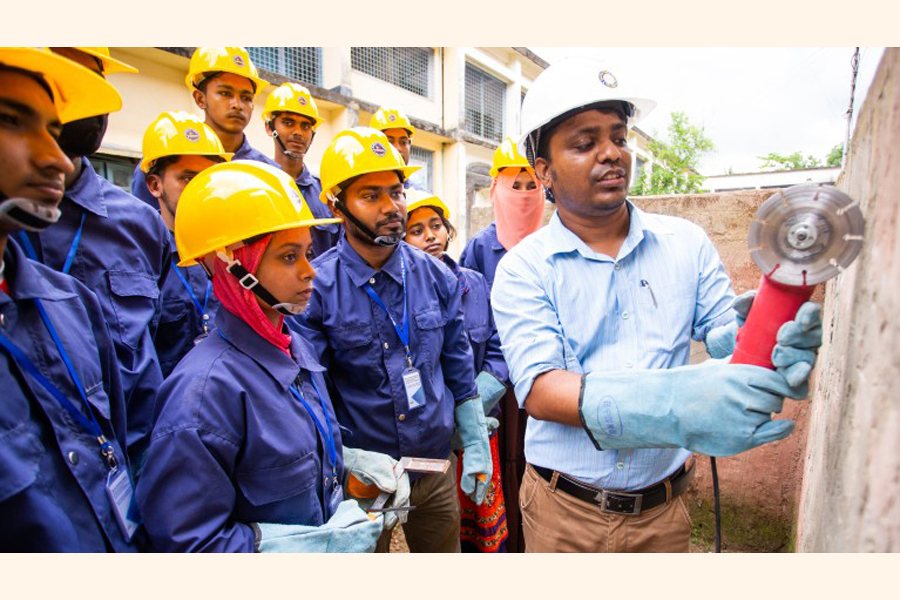 Young people are learning plumbing and pipefitting skills at Feni Polytechnic Institute —ILO Photo