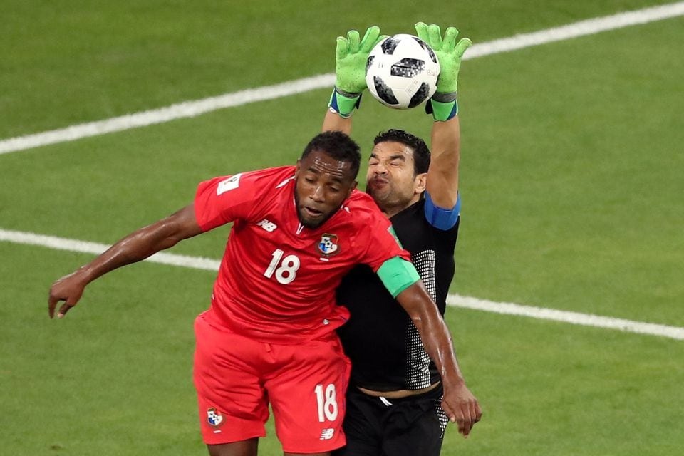 Panama's Luis Tejada in action with Tunisia's Aymen Mathlouthi — Reuters/File